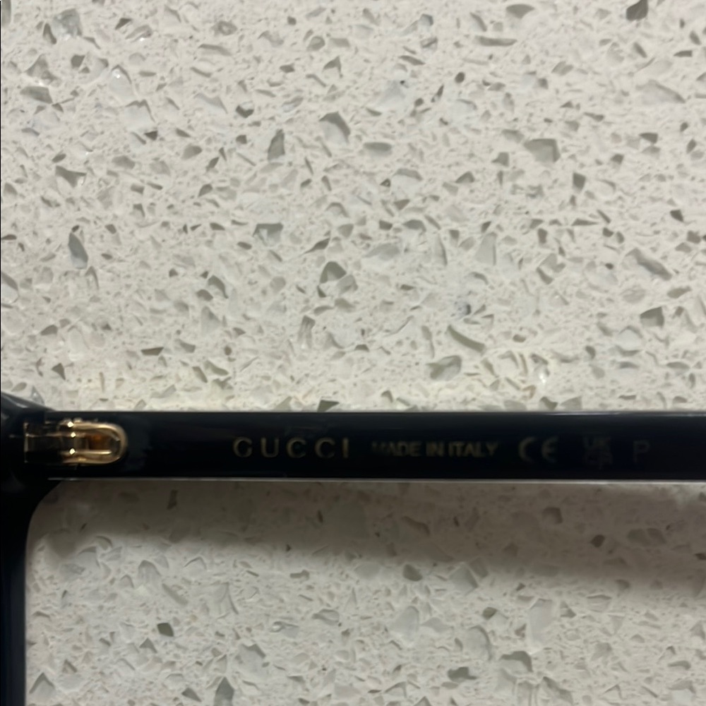 Gucci GG0381SN men’s sunglasses - Picture 4 of 4
